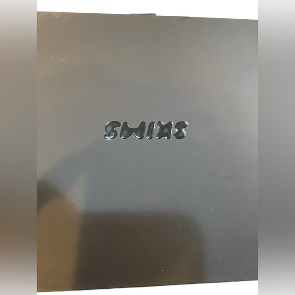 NWT SKIMS diamond encrusted triangle bralette Size L - Picture 3 of 4